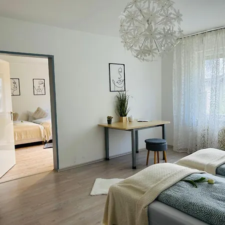 Albglueck 1 Hechingen, 2 Schlafzimmer, Bis 5 Personen, Burg 5 Km *