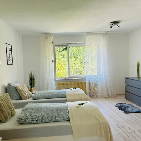 Albglueck 1 Hechingen, 2 Schlafzimmer, Bis 5 Personen, Burg 5 Km 公寓 *