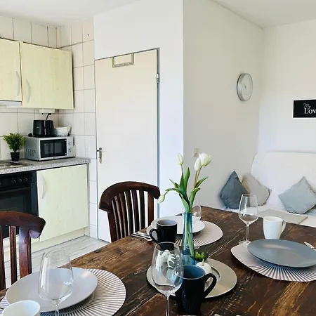 Albglueck 1 Hechingen, 2 Schlafzimmer, Bis 5 Personen, Burg 5 Km 公寓