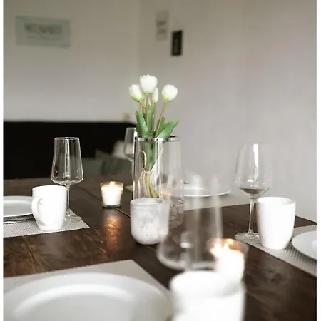 Albglueck 1 Hechingen, 2 Schlafzimmer, Bis 5 Personen, Burg 5 Km 公寓 *