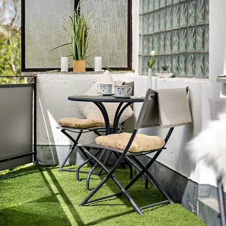 Albglueck 1 Hechingen, 2 Schlafzimmer, Bis 5 Personen, Burg 5 Km